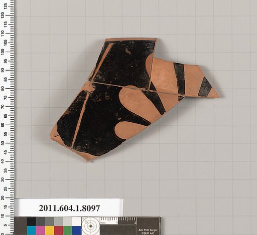 Terracotta rim fragment of a kylix (drinking cup)