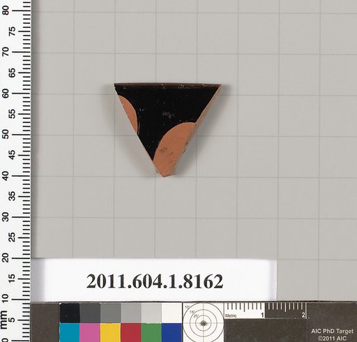 Terracotta rim fragment of a kylix (drinking cup)