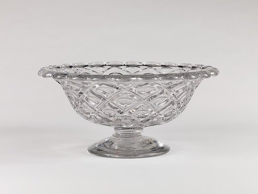 Footed bowl