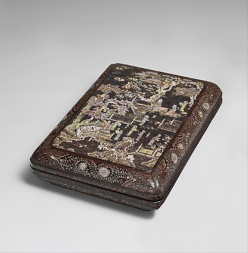 Box with “peach-blossom grotto”