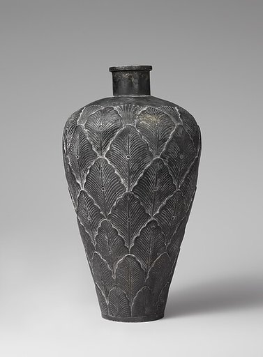 Bottle with Overlapping Petals