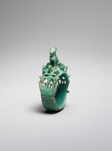 Ring with Cat and Kittens