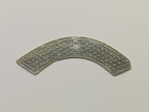Arc-shaped pendant (Huang)