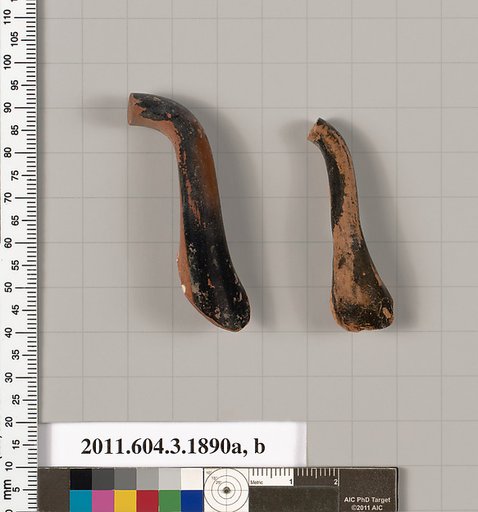 Terracotta fragments of a kylix (drinking cup) or a skyphos (deep drinking cup)?
