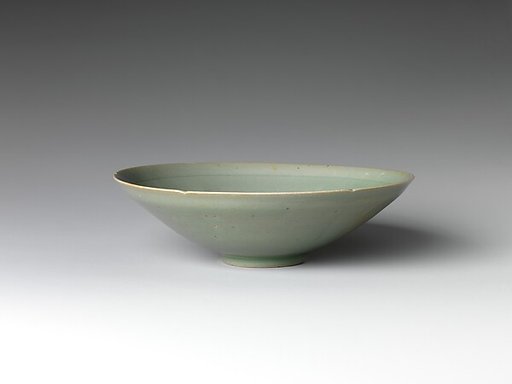Six-lobed bowl
