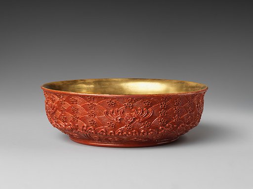 Bowl imitating carved lacquer