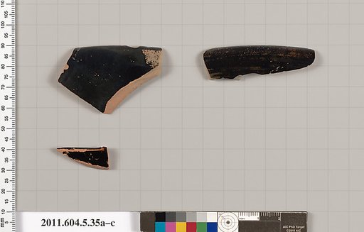Terracotta rim fragments of kylikes (drinking cups)