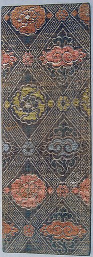 Sutra Cover with Flowers and Lingzhi Fungus in a Diagonal Lattice