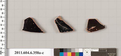 Terracotta fragments of closed shapes