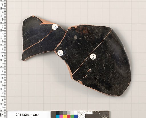 Terracotta rim fragment of a kylix (drinking cup)