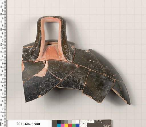 Terracotta rim fragment of a kylix (drinking cup)