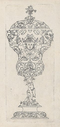 Covered Goblet, Pear shaped bidy on shaft og twisted tree-trunk with bear treed by dog