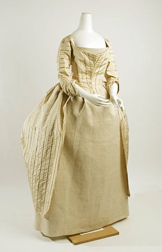 Robe à la Polonaise