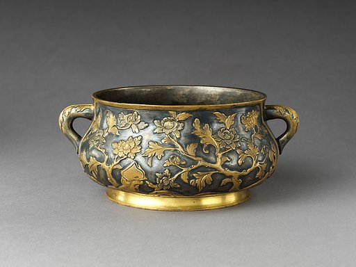 Incense burner with floral pattern