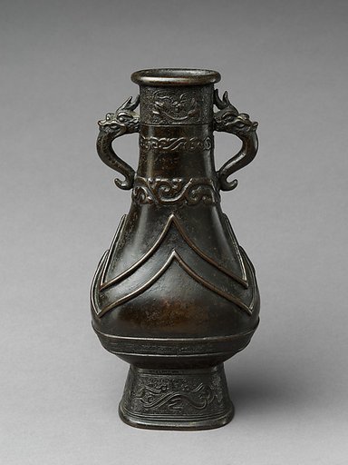 Vase with dragon handles