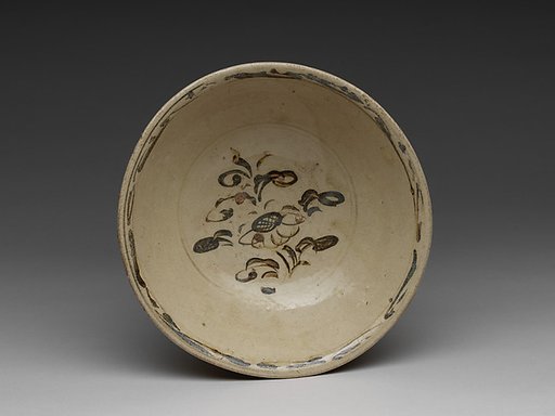 Bowl with iron-brown floral décor