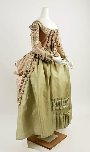 Robe à la Circassienne