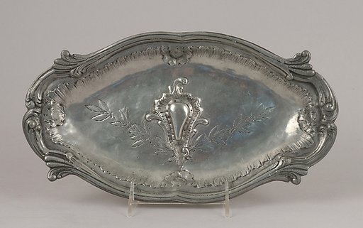Fruit dish (one of a pair)