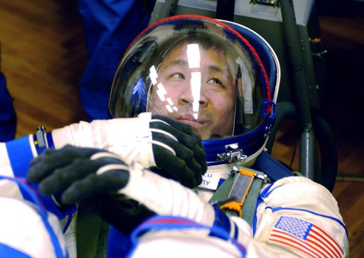 Astronaut Ed Lu prepares for ISS Expedition Seven mission.