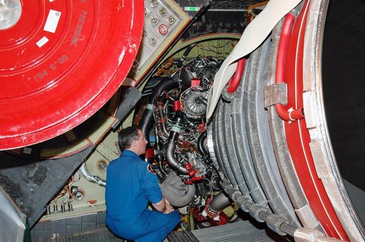 KSC-04pd-2585