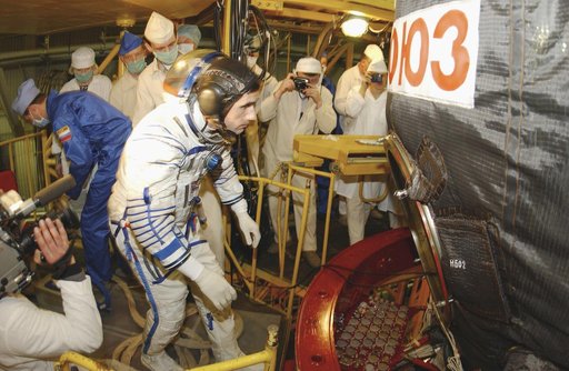 Expedition 7 Soyuz Check