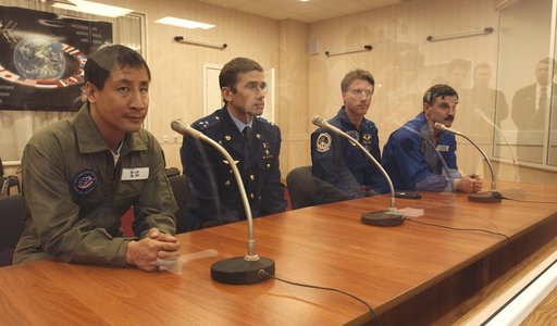 Expedition 7 Soyuz Check