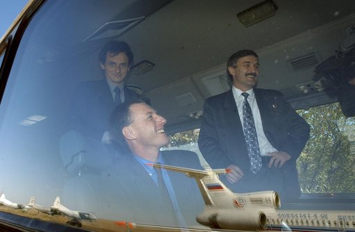 Expedition 8 Arrival