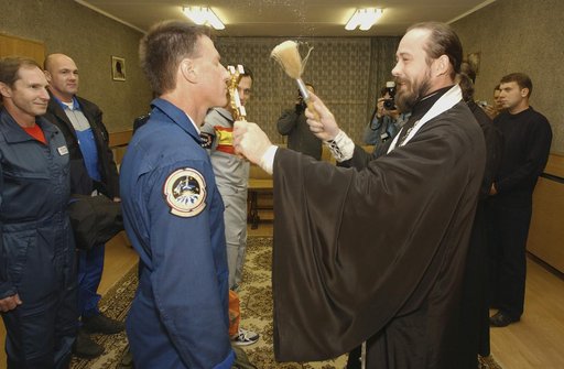 Expedition 8 Launch Day