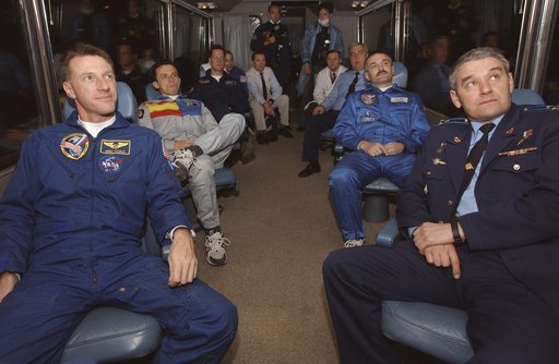 Expedition 8 Launch Day