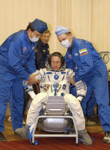Expedition 8 Launch Day