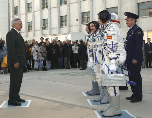 Expedition 8 Launch Day