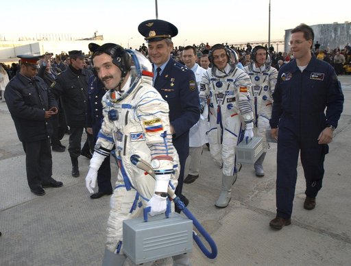 Expedition 8 Launch Day