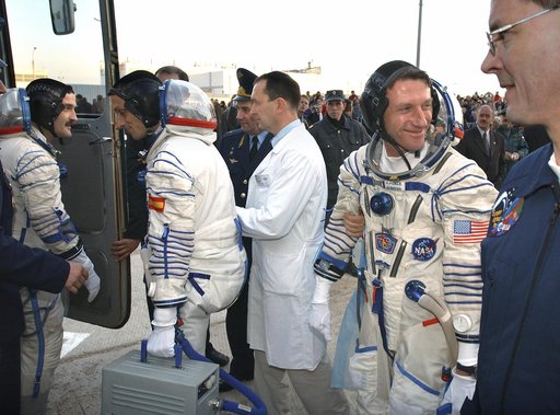 Expedition 8 Launch Day