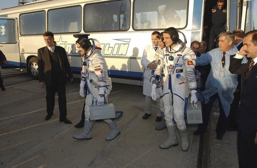 Expedition 8 Launch Day