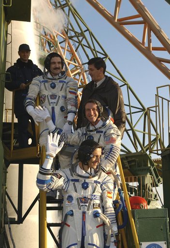 Expedition 8 Launch Day