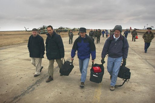 Expedition 7 Landing