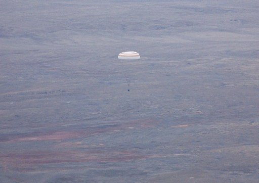 Expedition 7 Landing