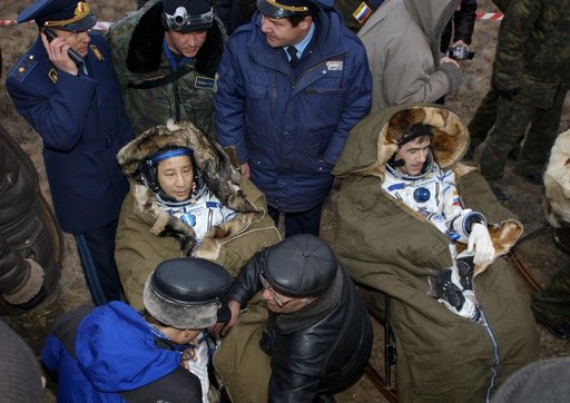 Expedition 7 Landing