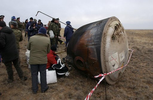 Expedition 7 Landing