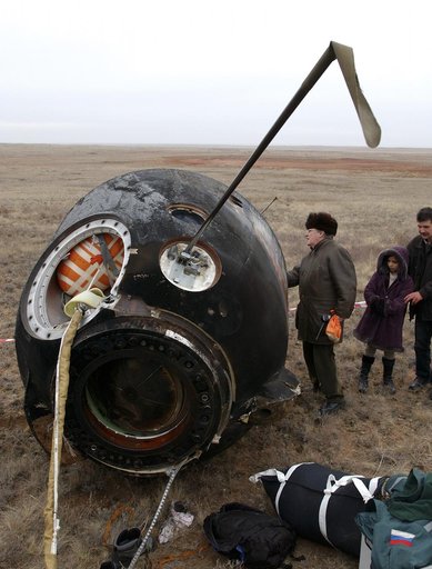 Expedition 7 Landing