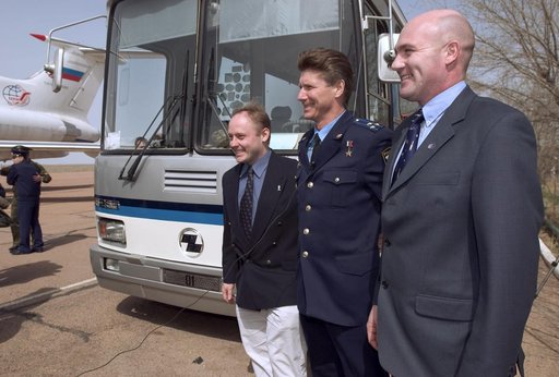 Expedition 9 Arrival