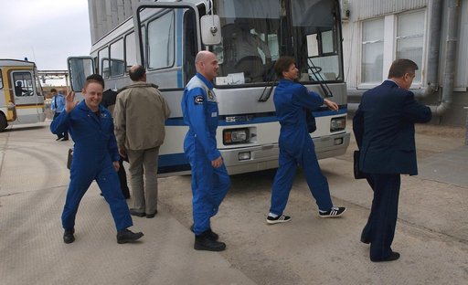 Expedition 9 Preflight Activities