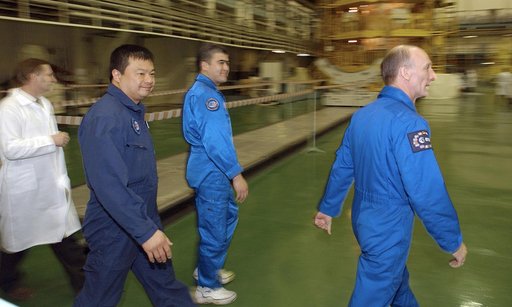 Expedition 9 Preflight Activities
