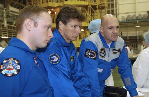 Expedition 9 Preflight Activities