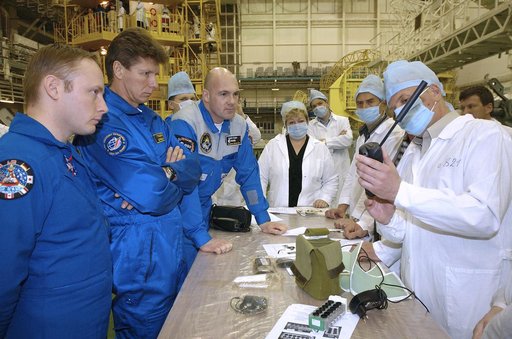 Expedition 9 Preflight Activities