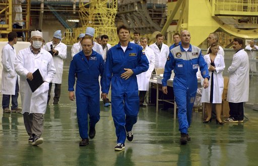 Expedition 9 Preflight Activities