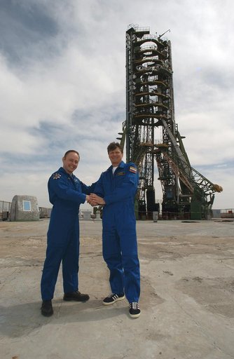Expedition 9 Preflight Activities