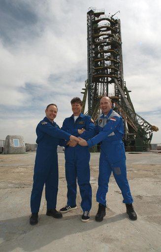Expedition 9 Preflight Activities