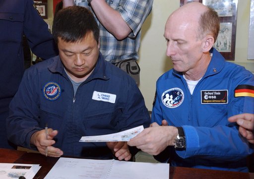 Expedition 9 Preflight Activities