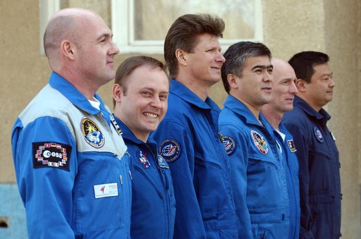 Expedition 9 Preflight Activities
